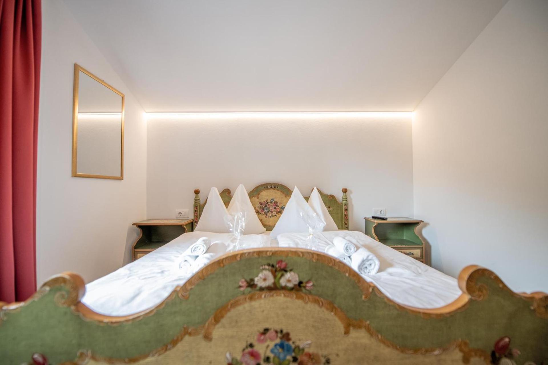 Hotel Lago Della Creta サン・ヴィジリオ・ディ・マレッベ エクステリア 写真